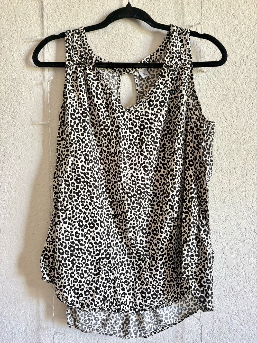 Leopard Print Sleeveless Blouse - Black & White
